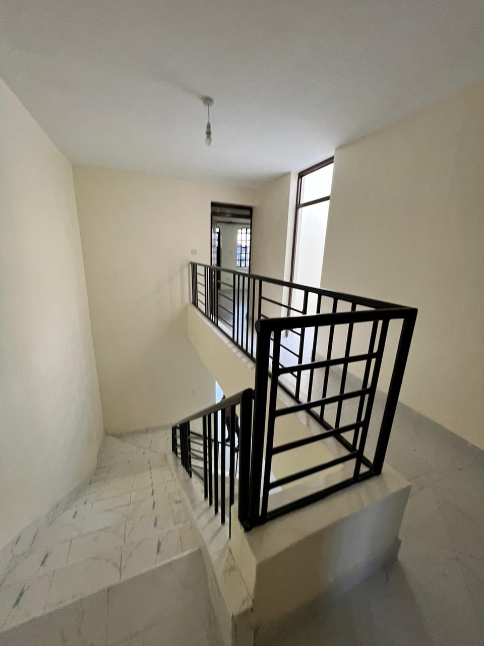 4-Bedroom image 6