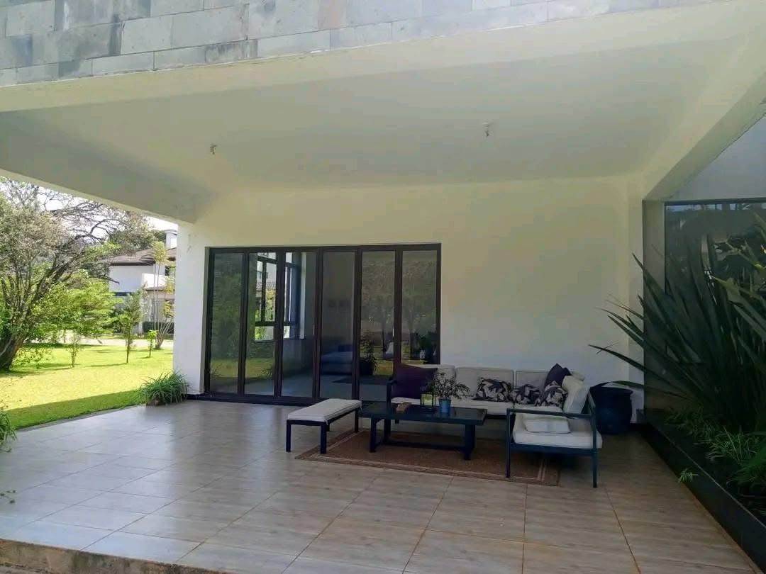 5 Bedroom image 4
