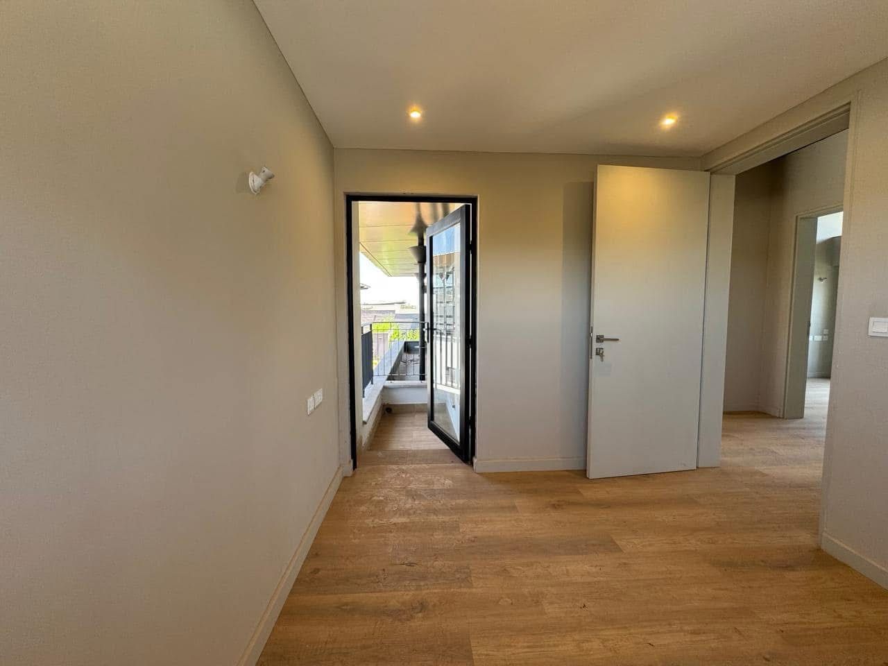 4 Bedroom image 8