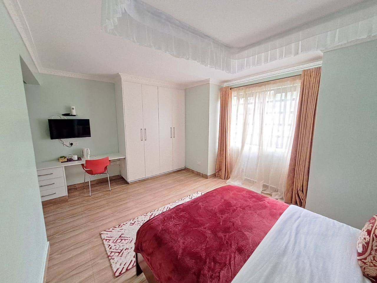 6 Bedroom villa image 6