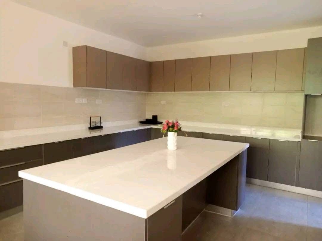 5 Bedroom image 10