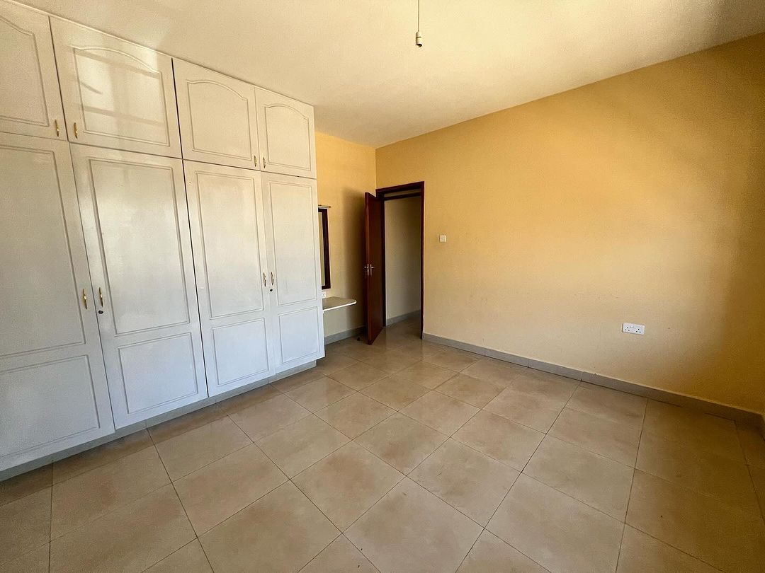 3-Bedroom image 10