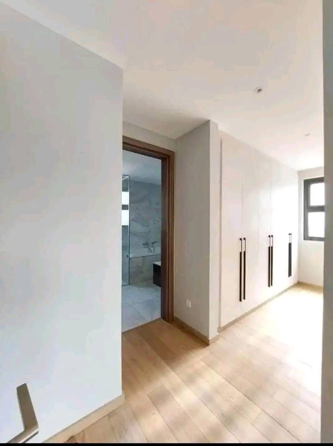 5 Bedroom Villa image 7