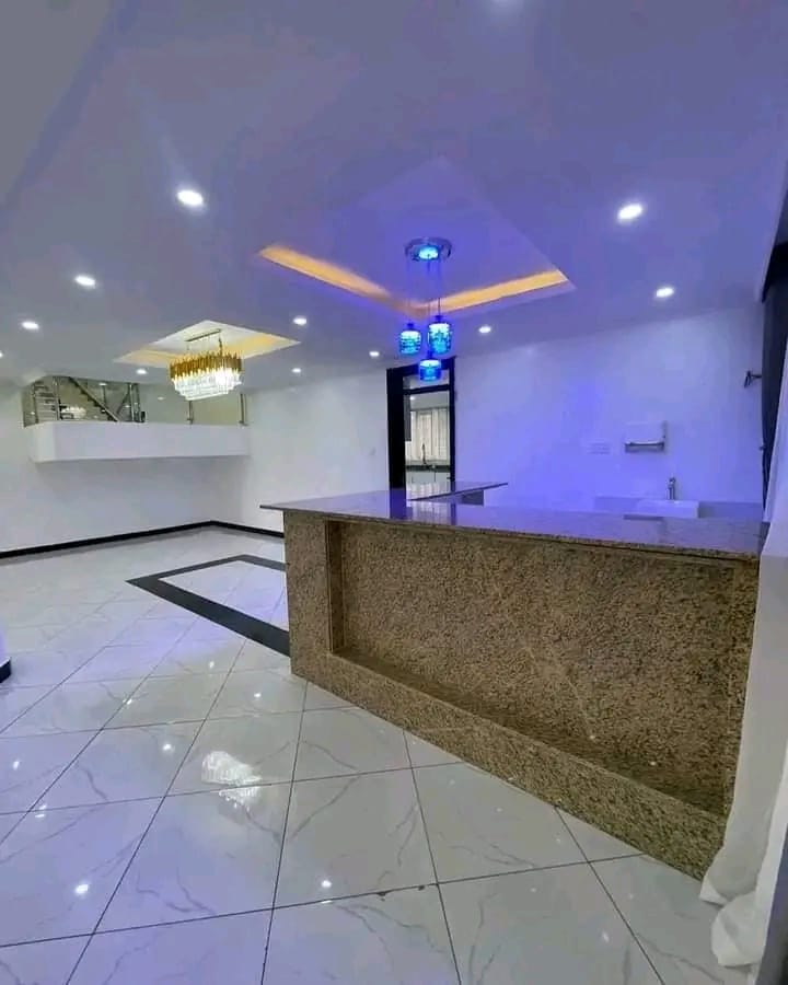 7-Bedroom Townhouse with DSQ for Sale in Karen image 2