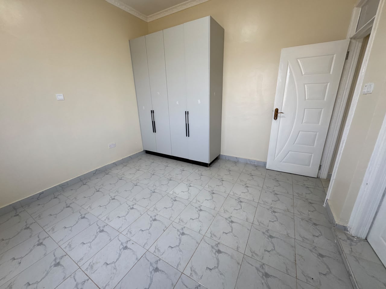 4-Bedroom All-Ensuite House for Rent in Membley image 3