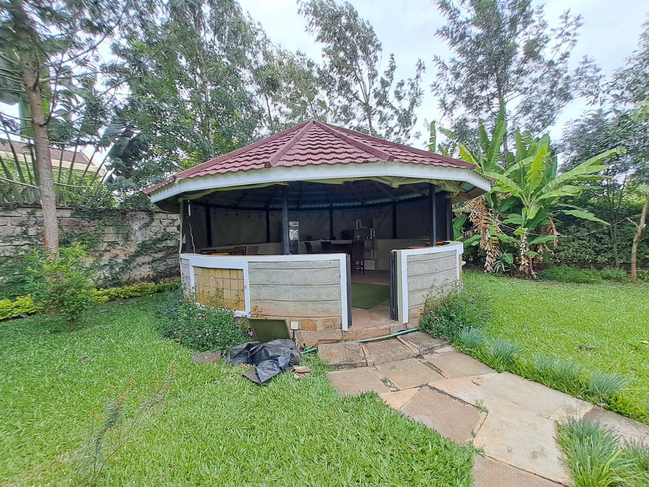 6 Bedroom villa image 4