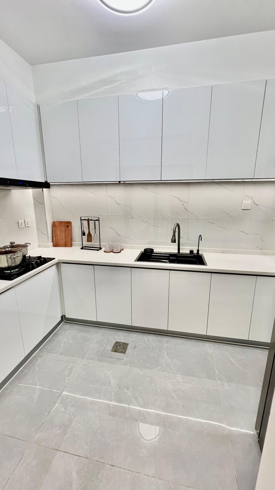 3 Bedroom Apartment image 12