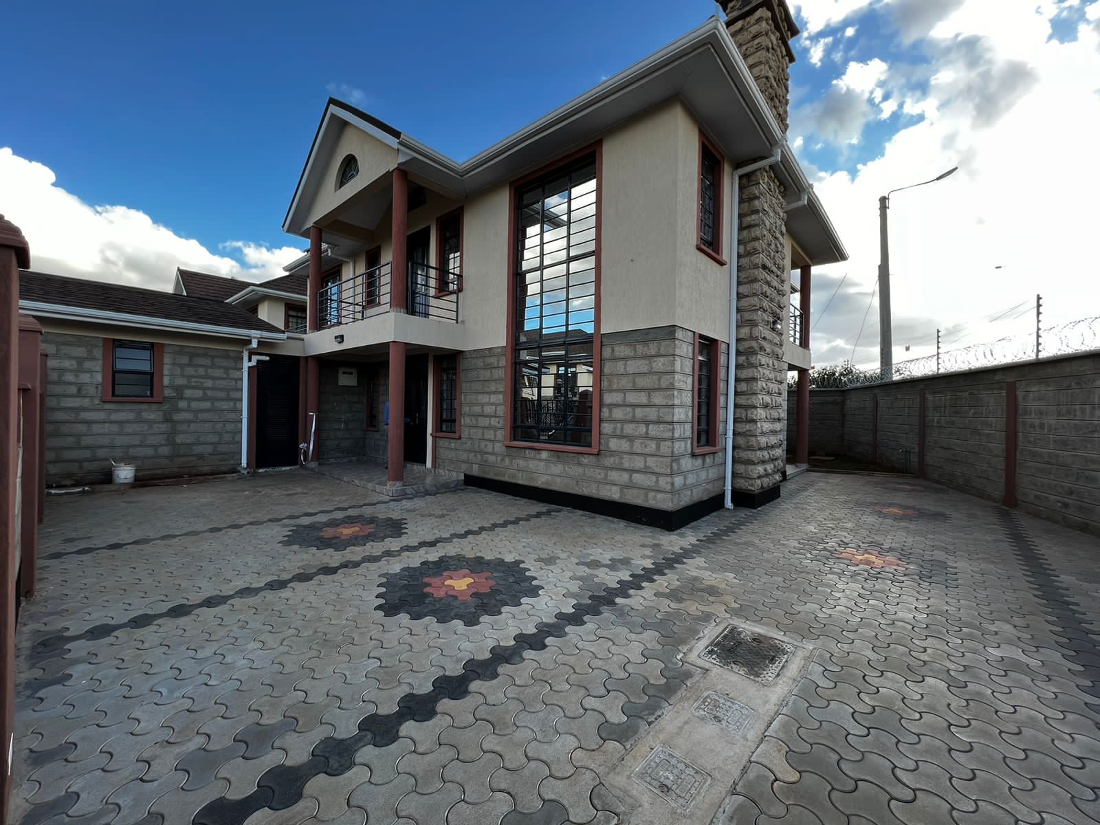 Elegant 4-Bedroom Home with SQ for Rent image 19
