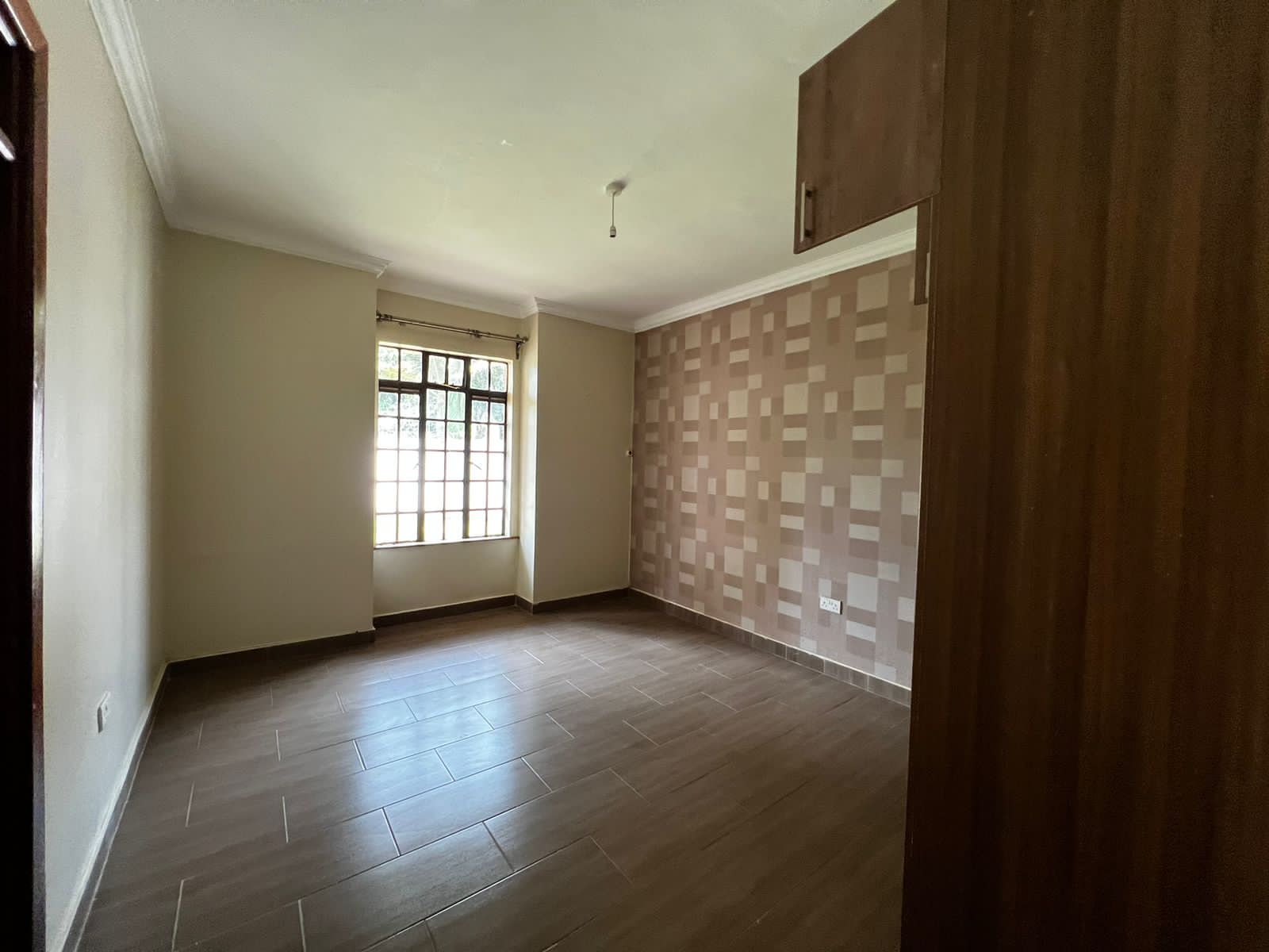 2-Bedroom image 9