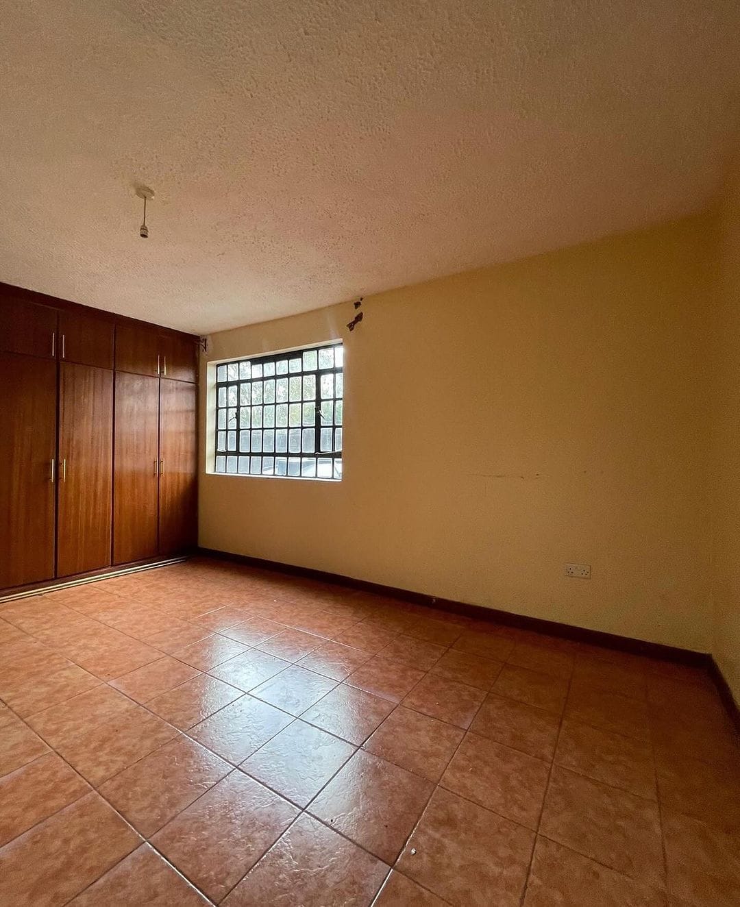 2-Bedroom image 10