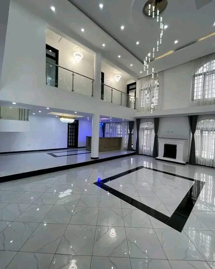 7-Bedroom Townhouse with DSQ for Sale in Karen image 5