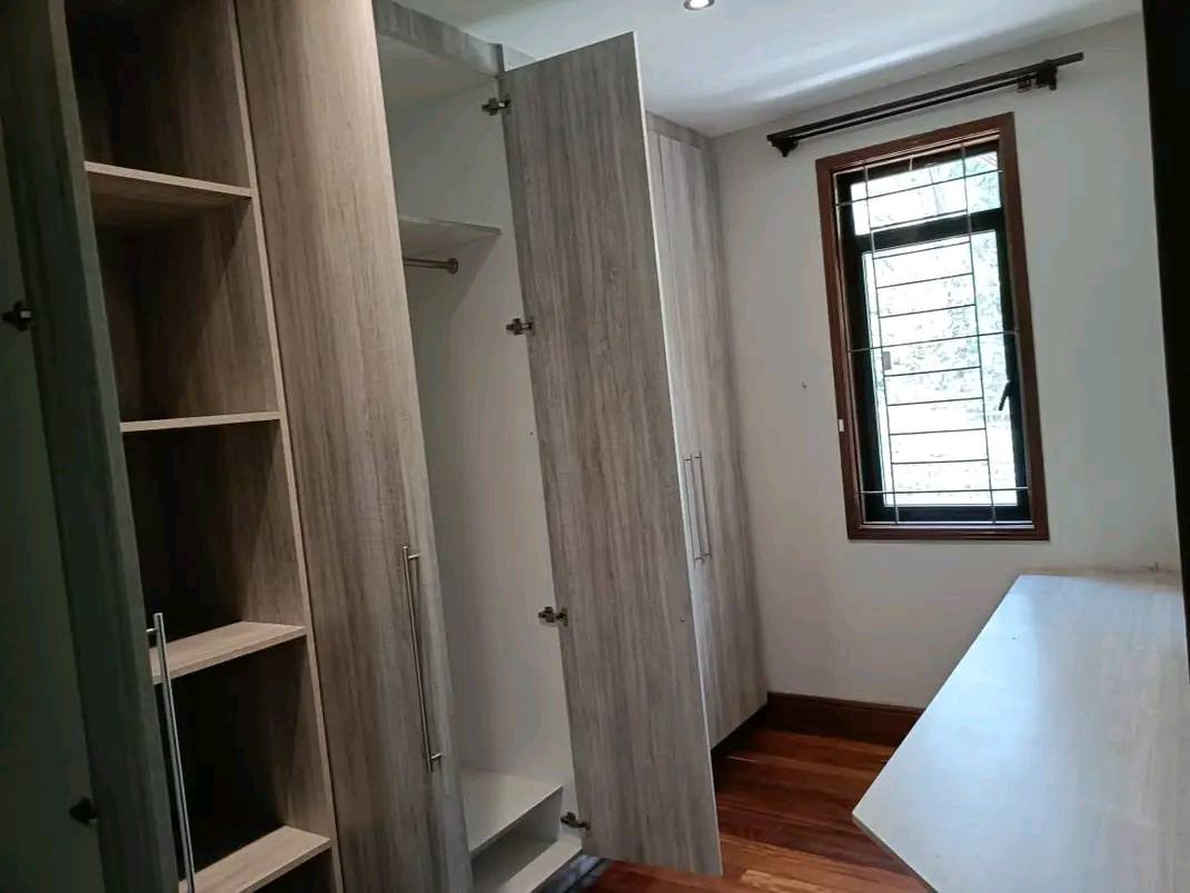 4 Bedroom house image 4