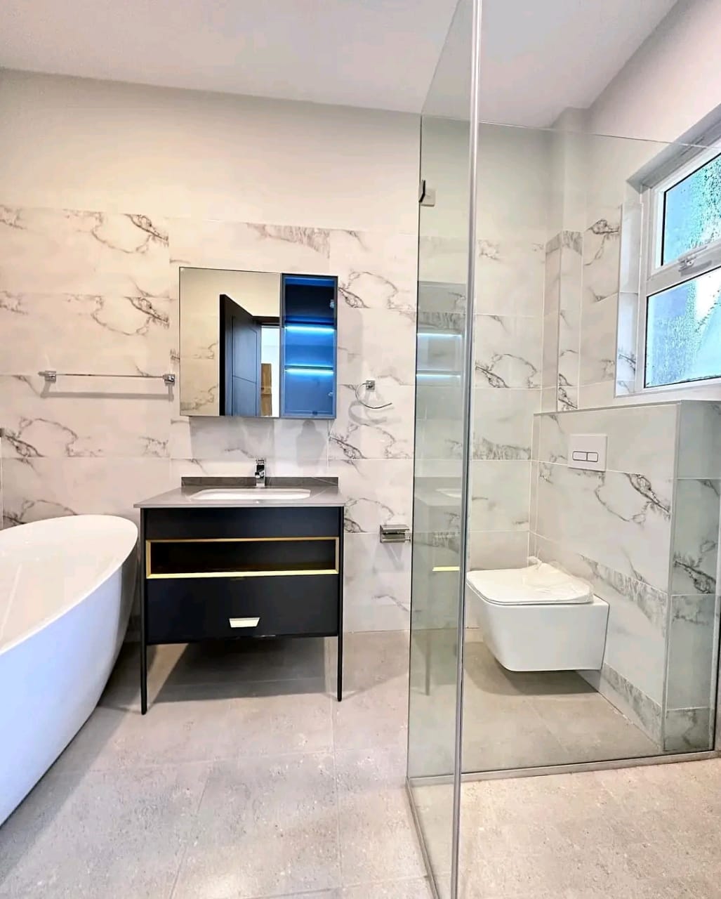 3-Bdroom+SQ image 8