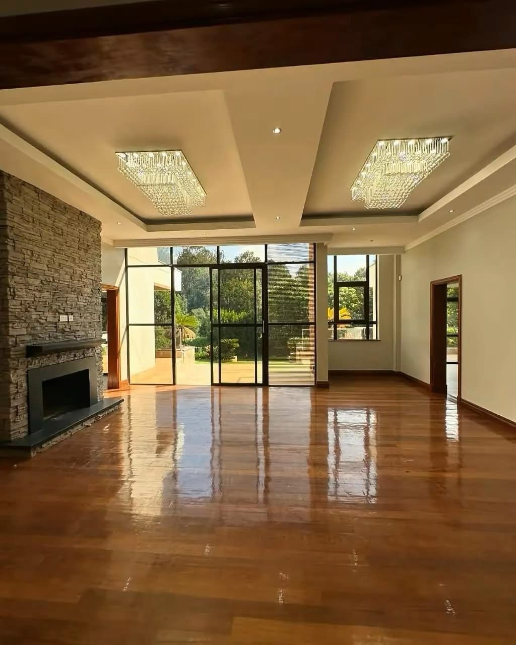 5 Bedroom Villa image 4