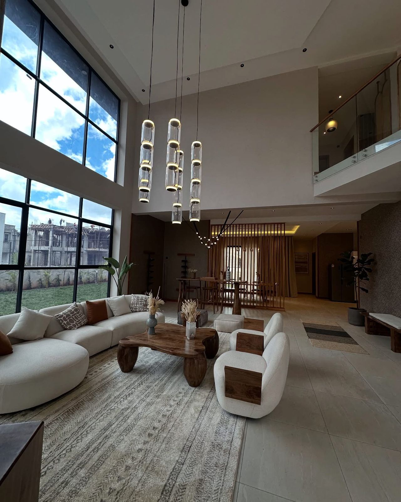 4 Bedroom and Dsq image 14