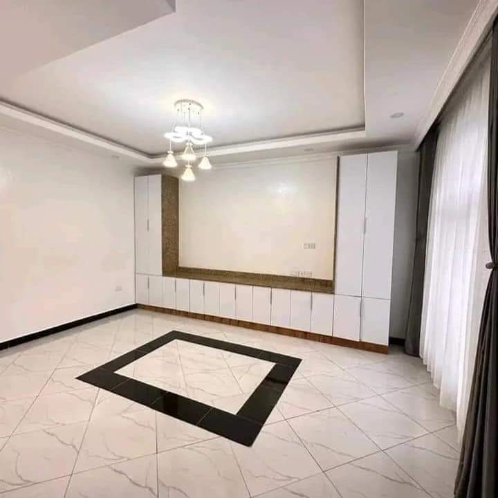 7 Bedroom image 8