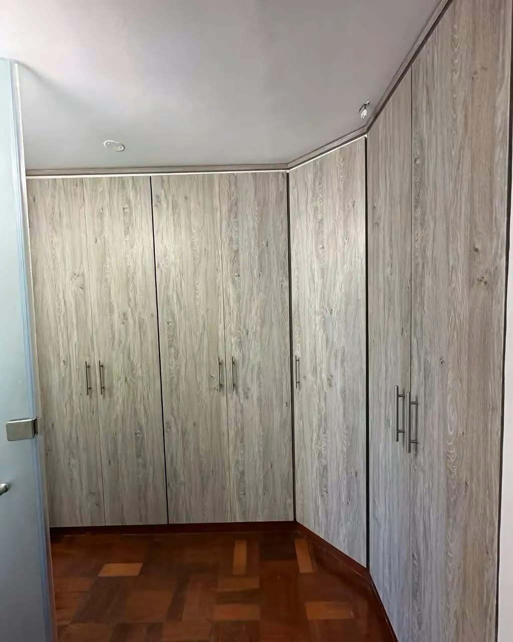 5 Bedroom image 3