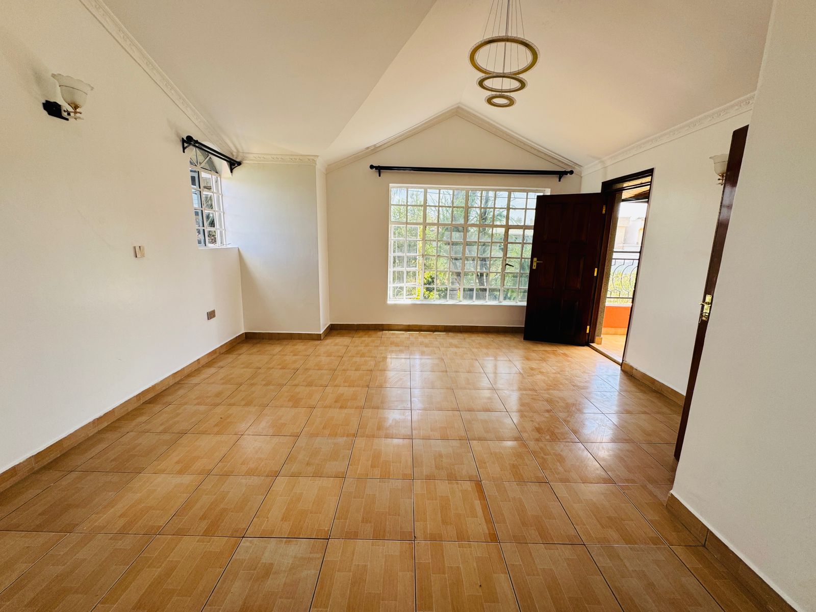 4 Bedroom Villa  For Rent in Membley image 10
