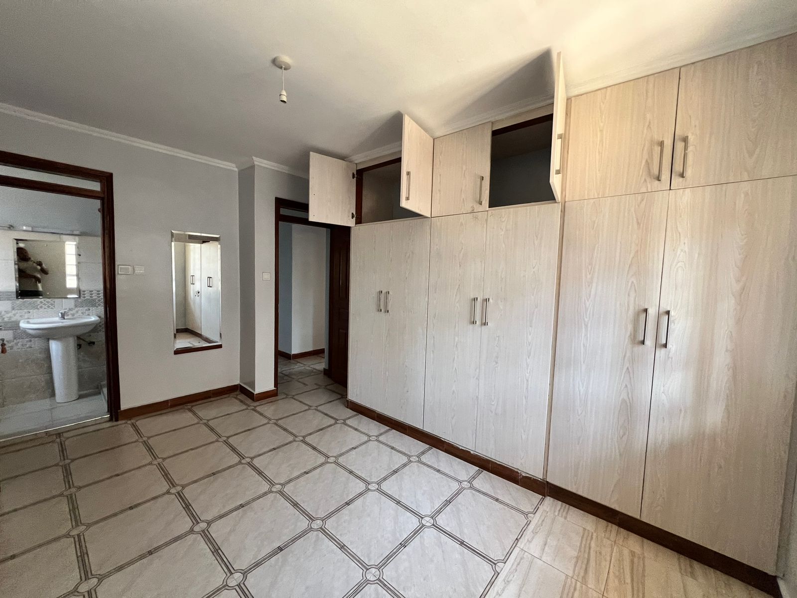 3-Bedroom image 5