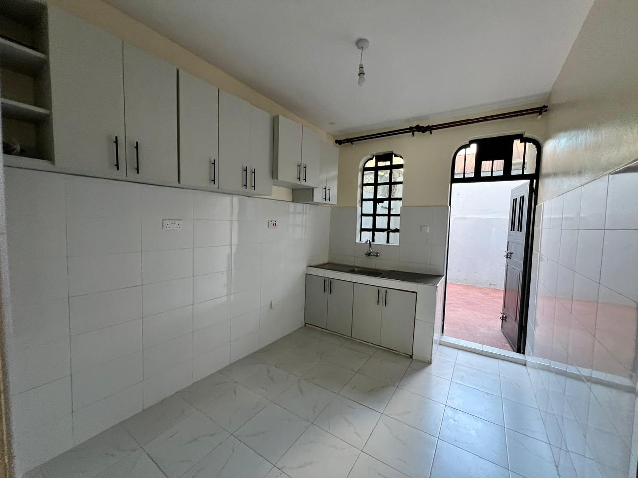 4-Bedroom image 8