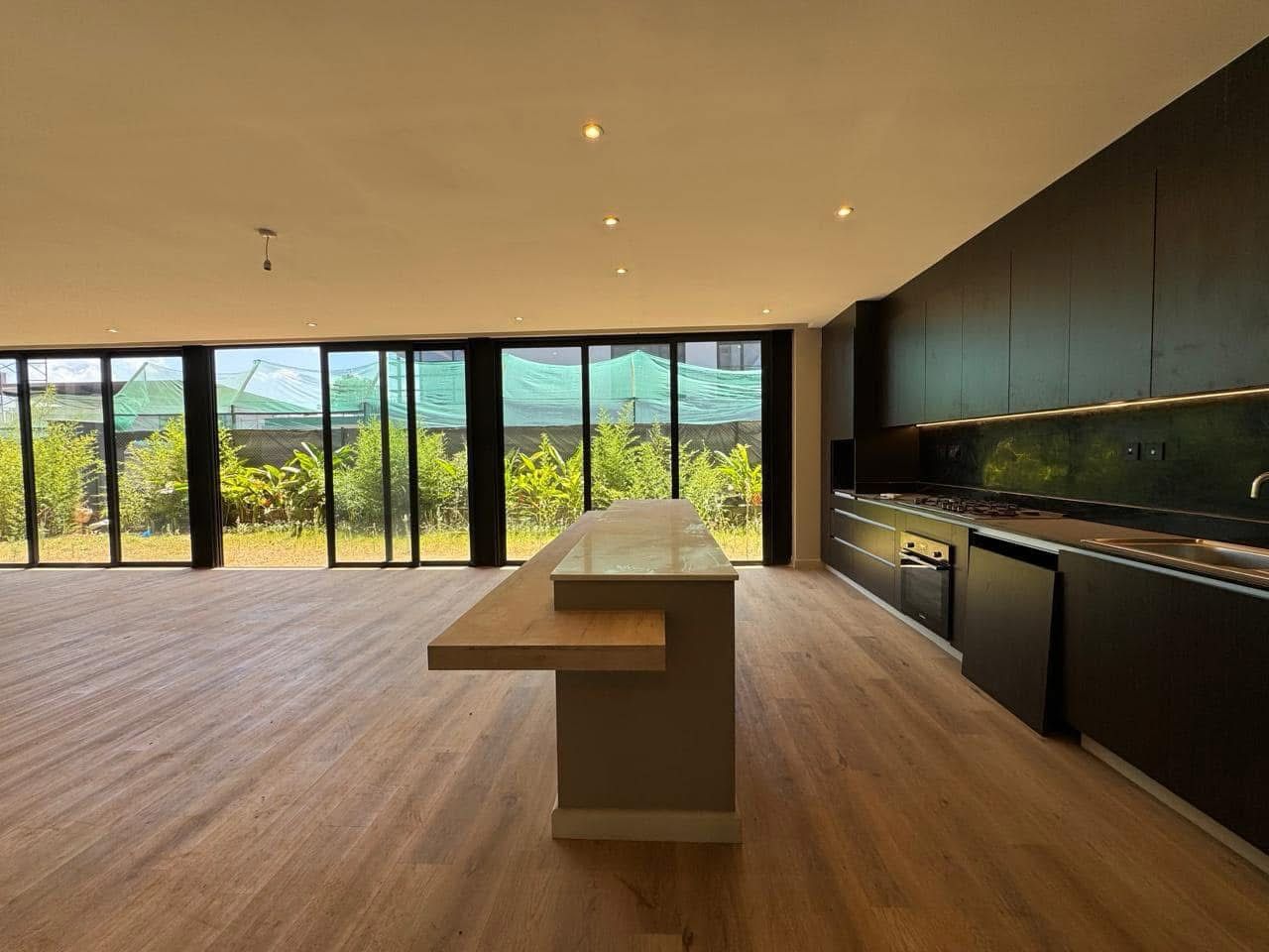 4 Bedroom image 4