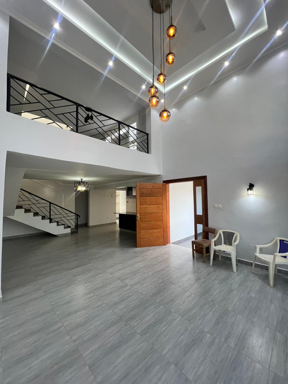 4 Bedroom Villa image 3