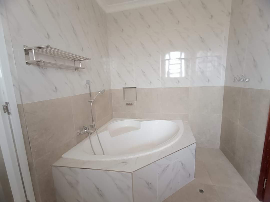 4-Bedroom+DSQ image 7