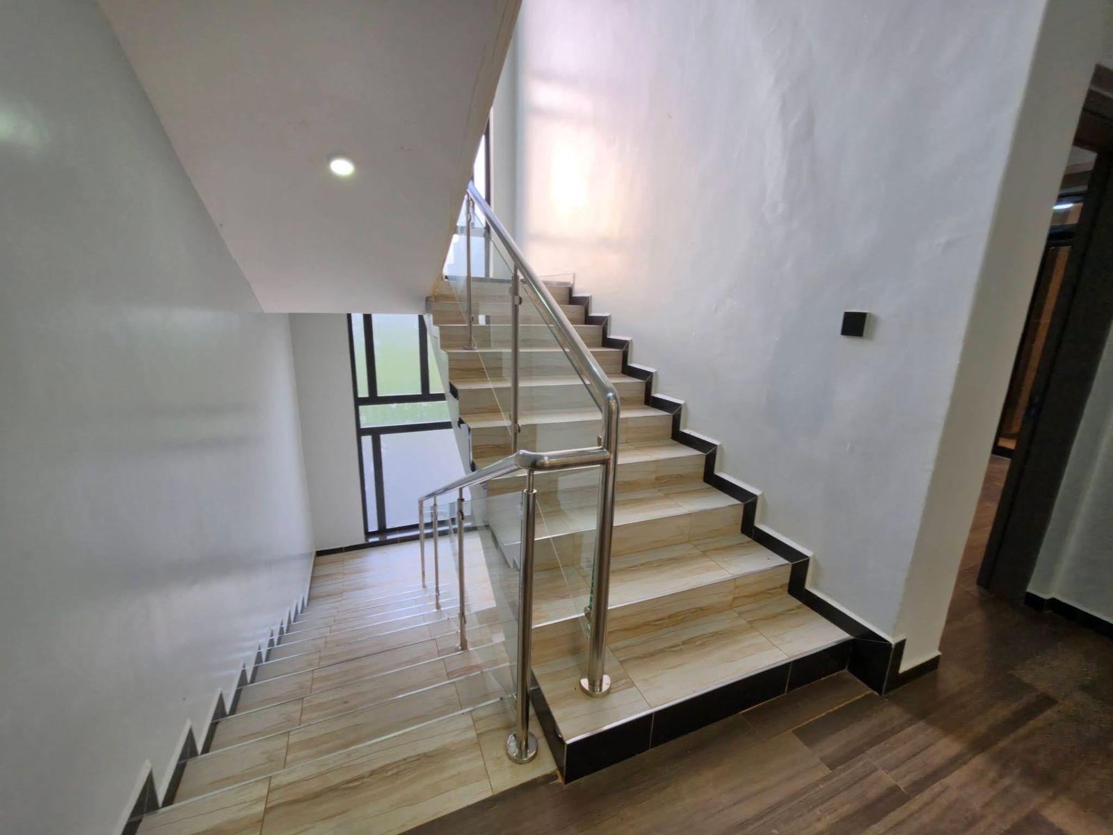 Mugutha 4 bedroom for sale image 4